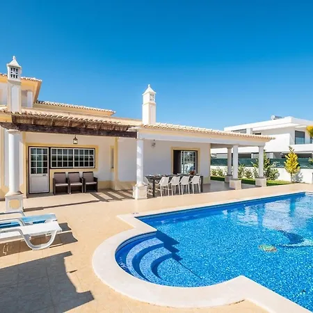 Vila Casa Vela Palace *